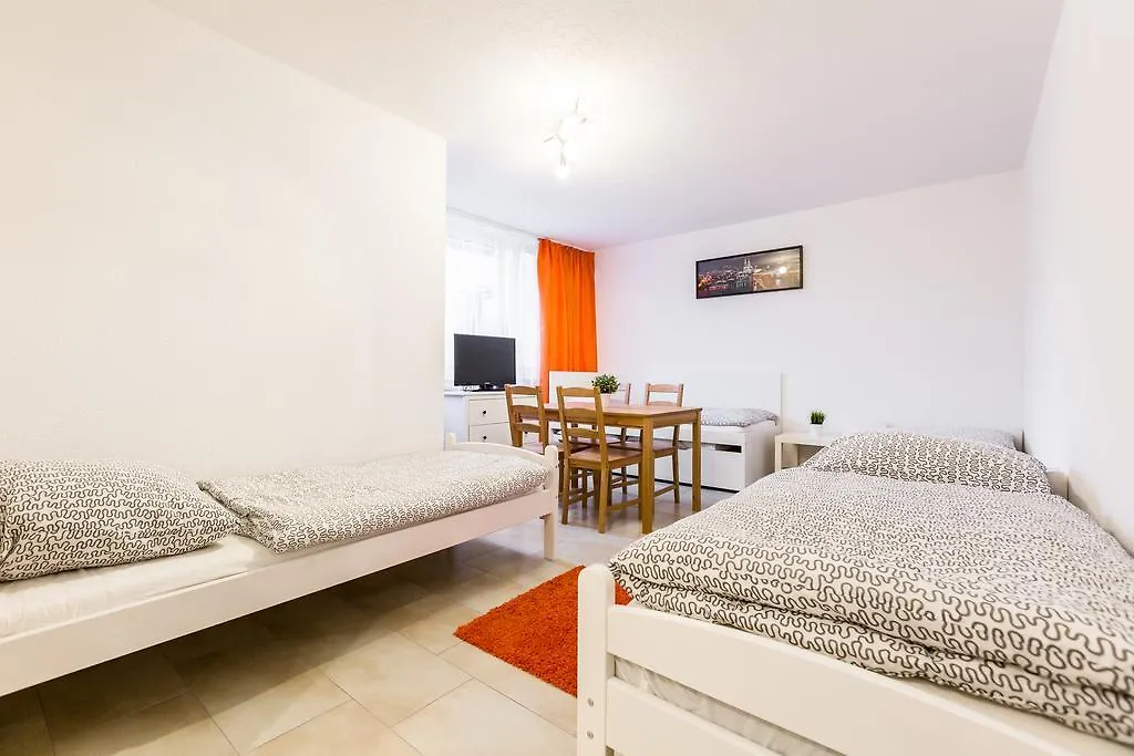 Workers Apartments كولونيا