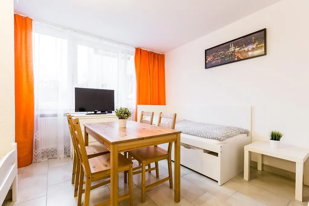 Workers Apartments كولونيا