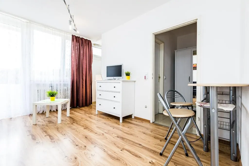 Workers Apartments كولونيا